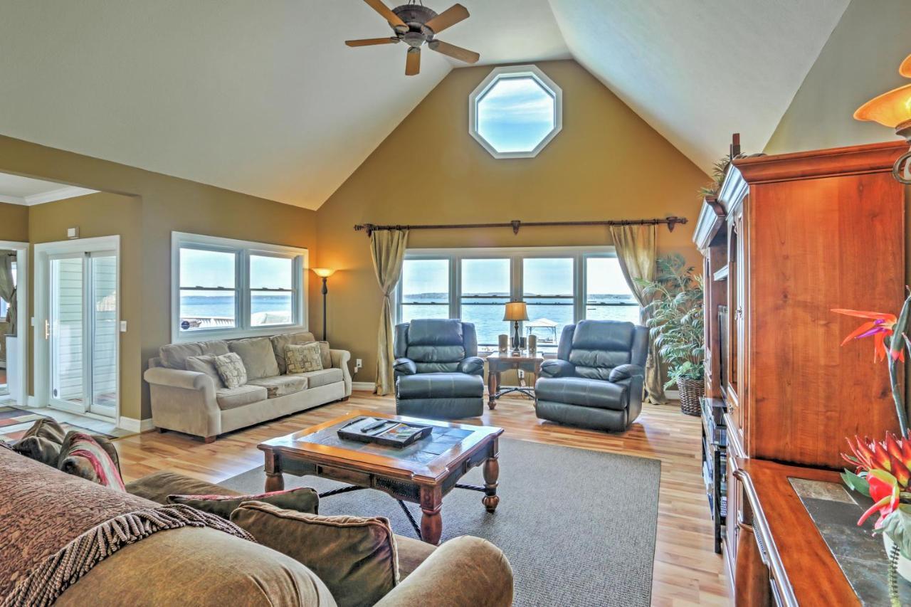 Waterfront Seneca Lake House Fire Pit And Boat Dock Geneva Εξωτερικό φωτογραφία