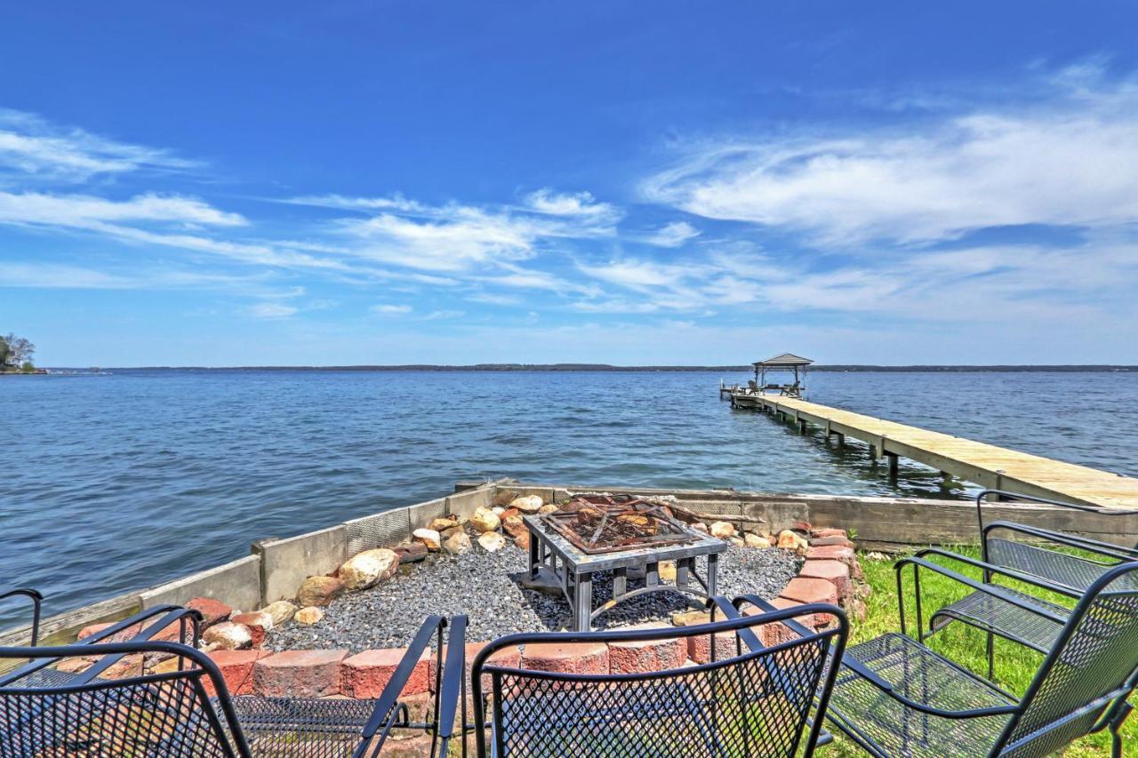 Waterfront Seneca Lake House Fire Pit And Boat Dock Geneva Εξωτερικό φωτογραφία
