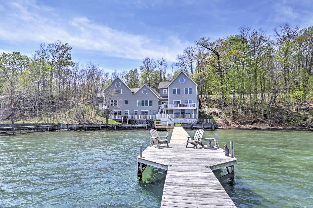 Waterfront Seneca Lake House Fire Pit And Boat Dock Geneva Εξωτερικό φωτογραφία